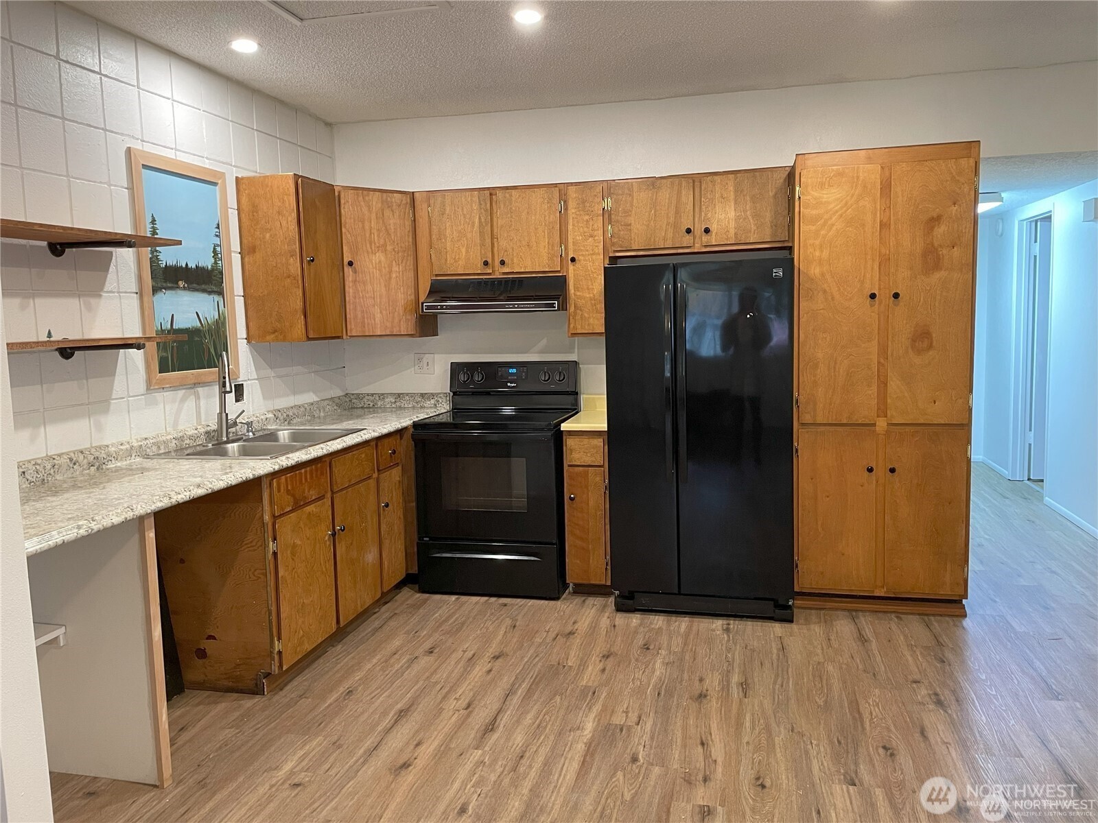 685 Morse Street Property Photo 3