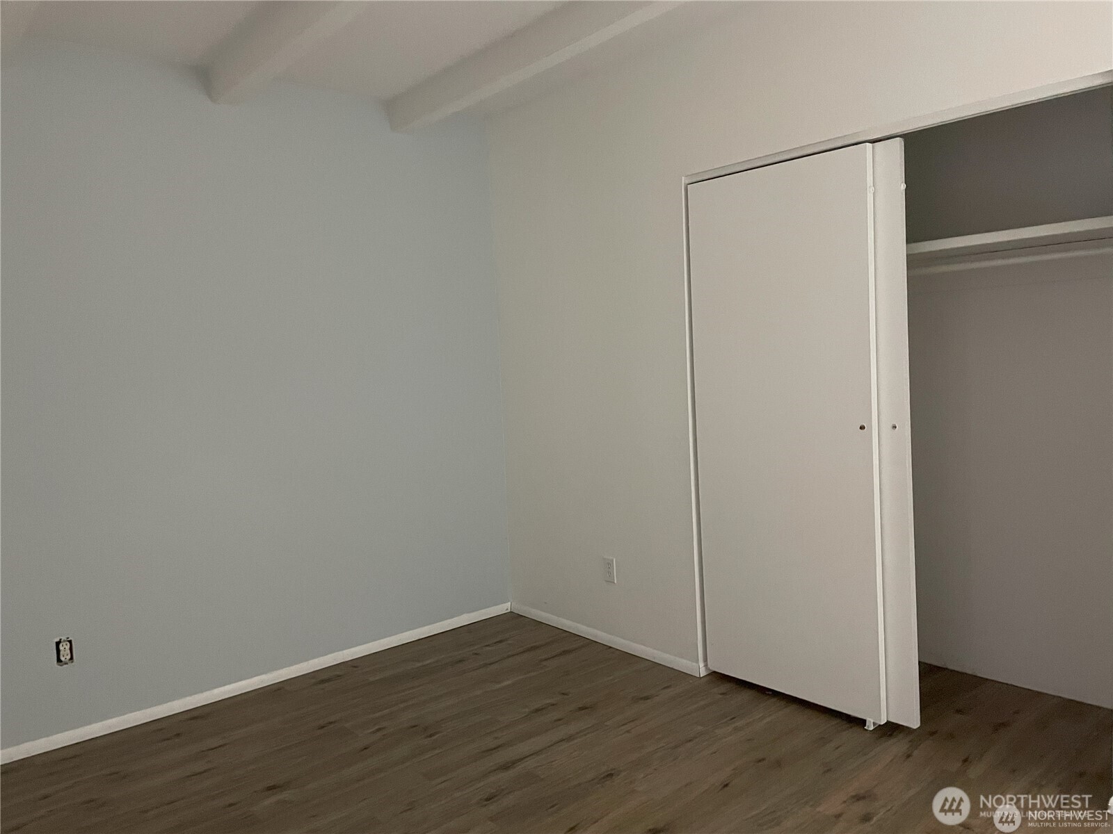 685 Morse Street Property Photo 5