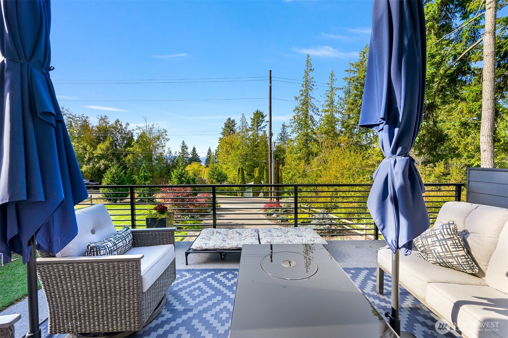1105 40th Street Property Photo 2