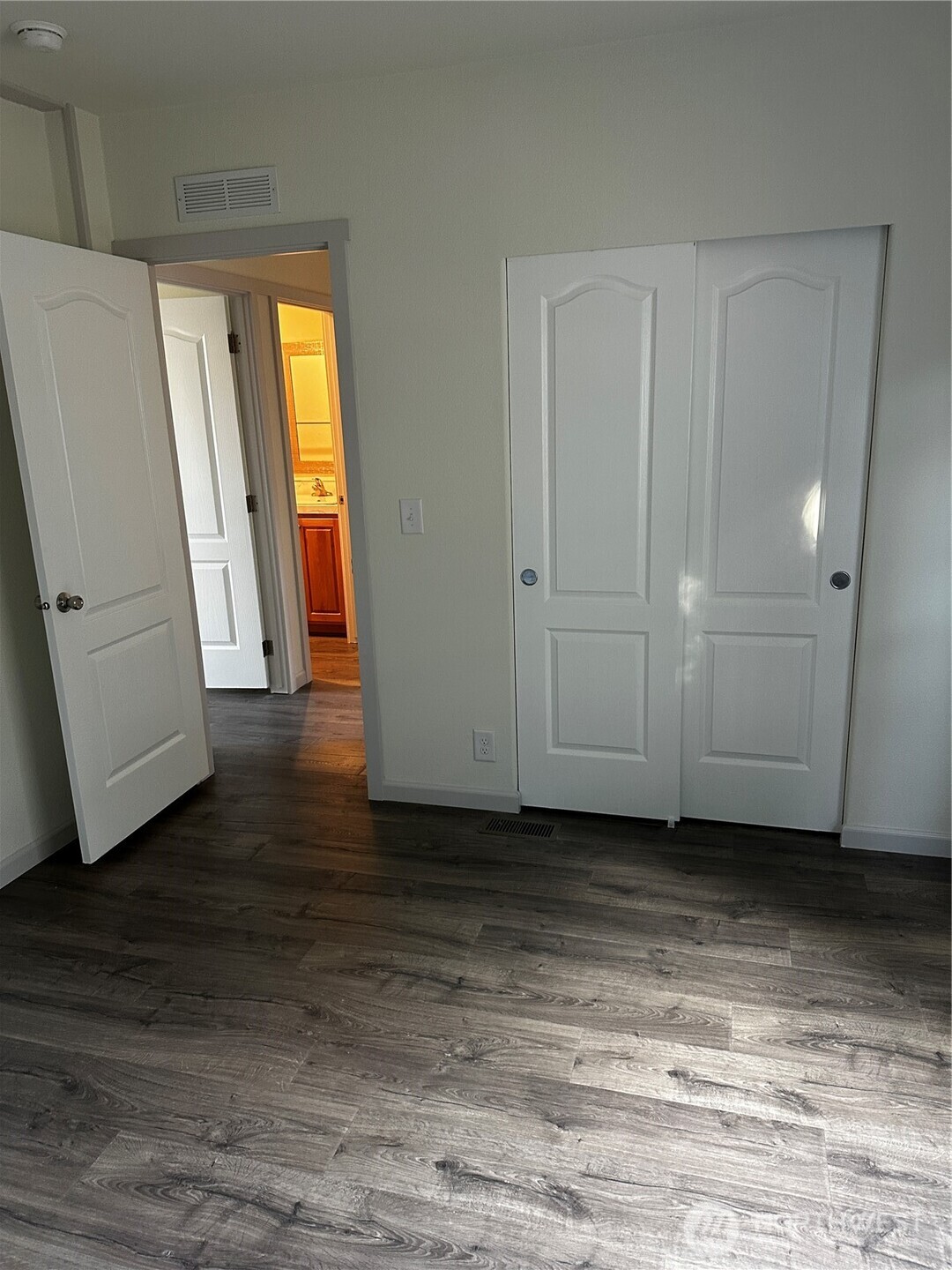10302 Lakeview Avenue 26 Property Photo 13
