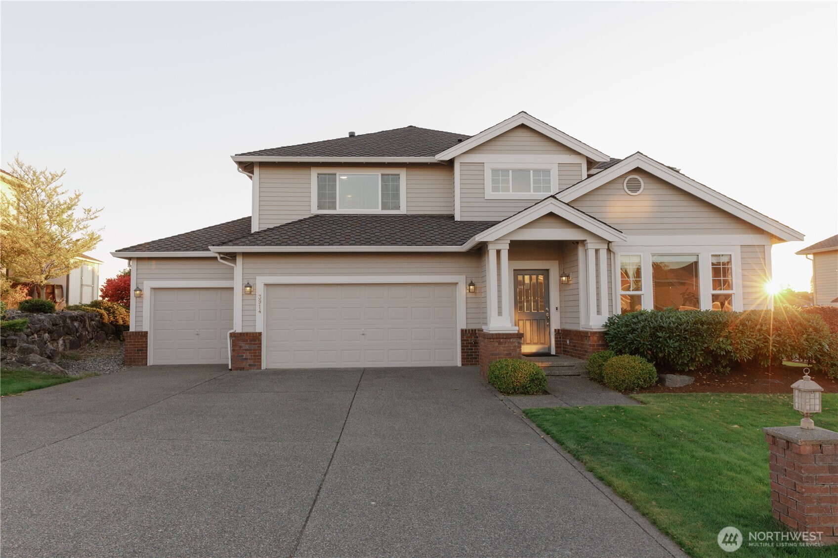 3914 Fairwood Boulevard Property Photo 1