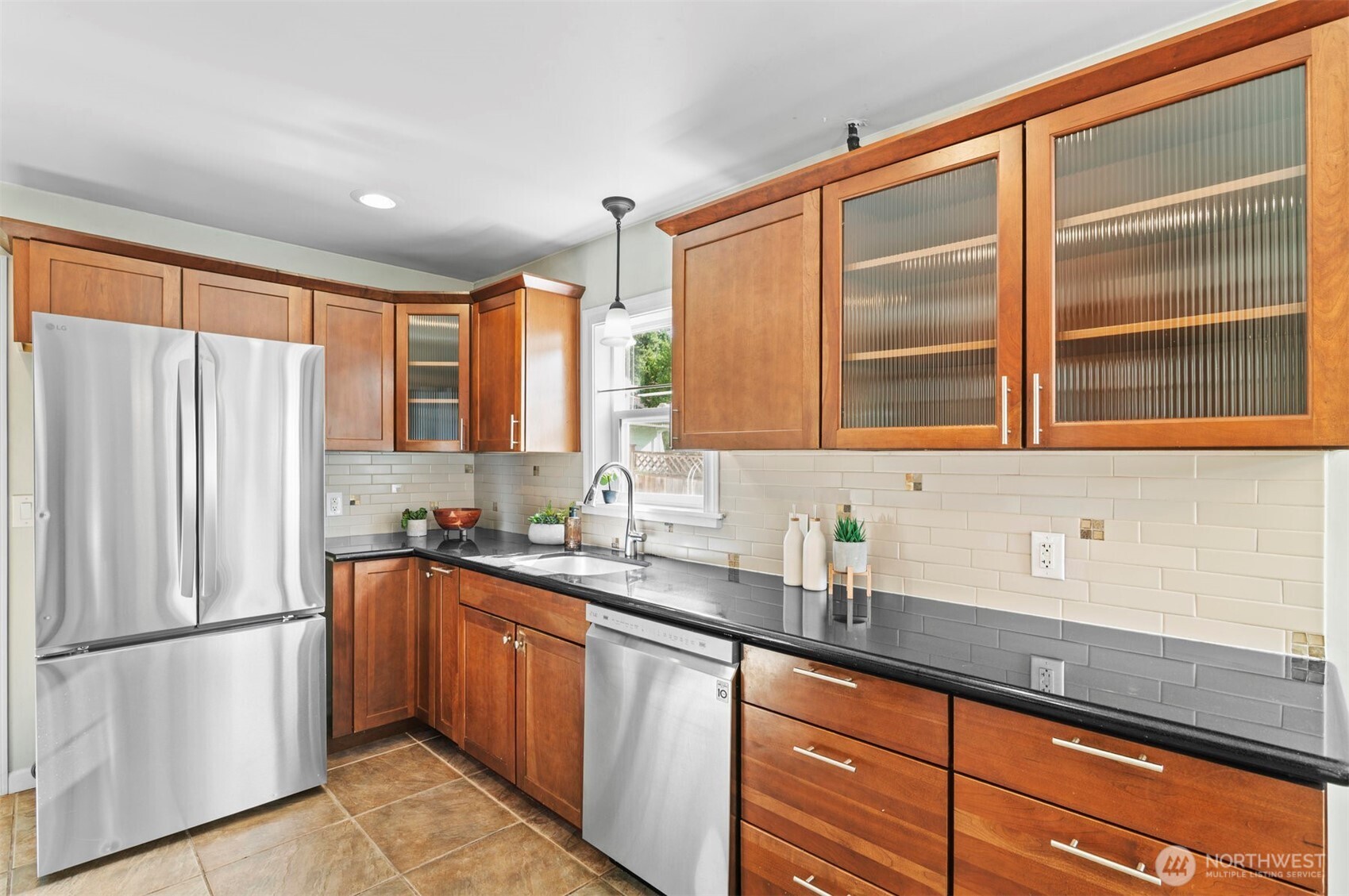 9728 45th Avenue Property Photo 4