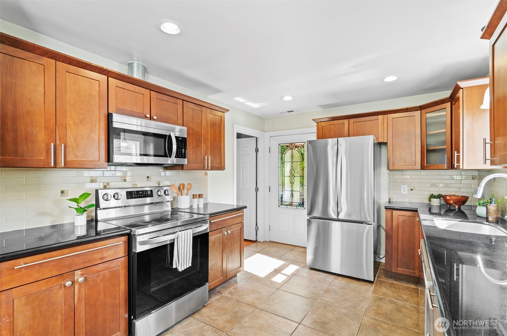 9728 45th Avenue Property Photo 5