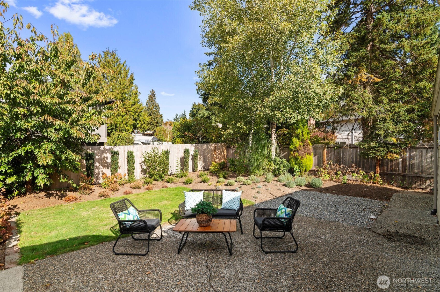 9728 45th Avenue Property Photo 6