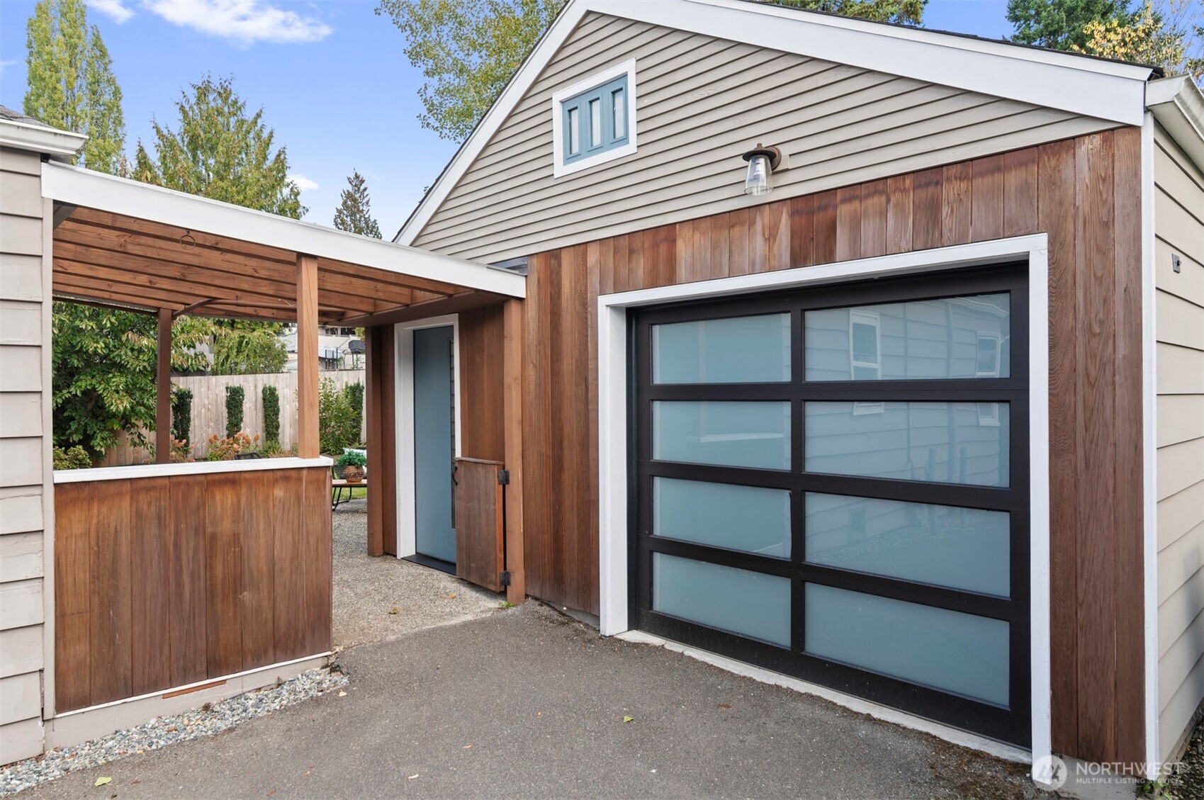 9728 45th Avenue Property Photo 17