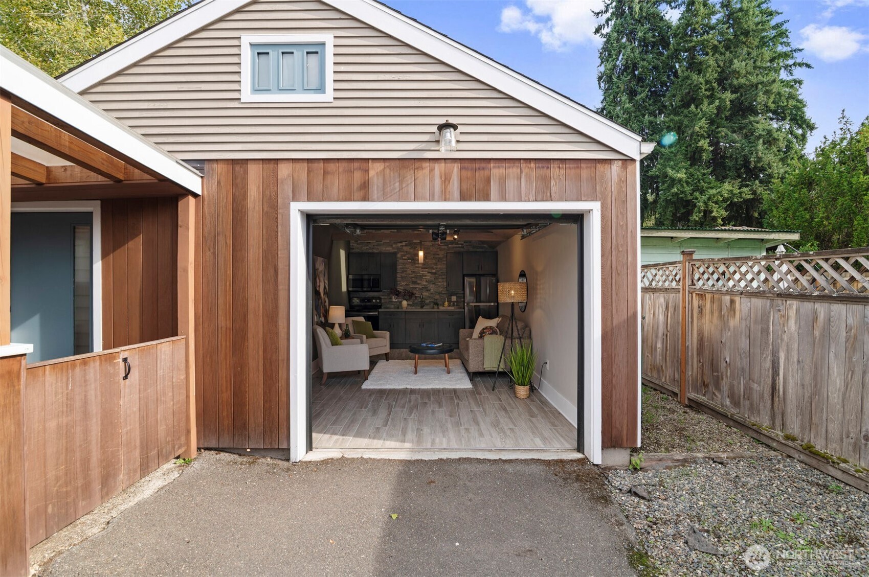 9728 45th Avenue Property Photo 25