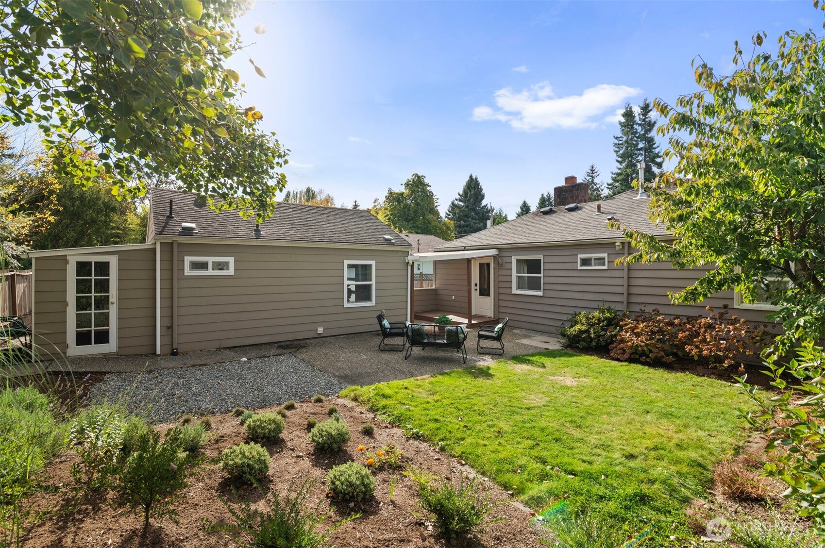 9728 45th Avenue Property Photo 27