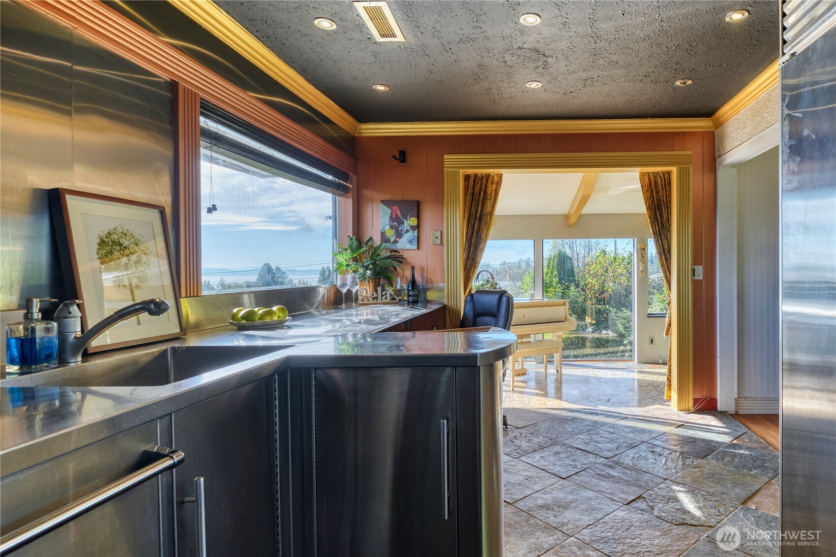 2045 Apa Road Property Photo 5