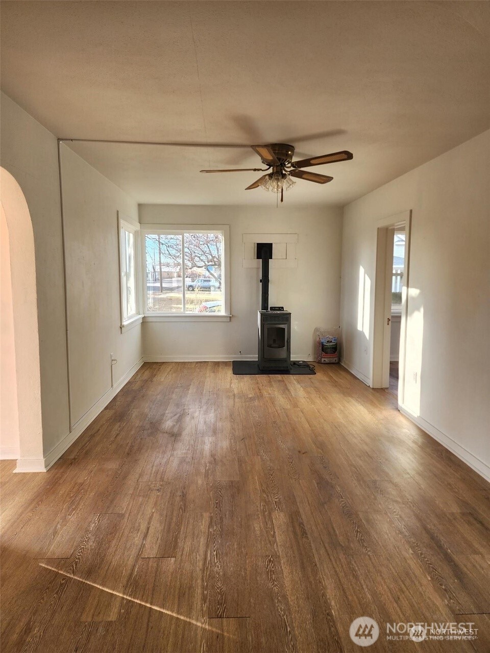 209 W 2nd Avenue Property Photo 2