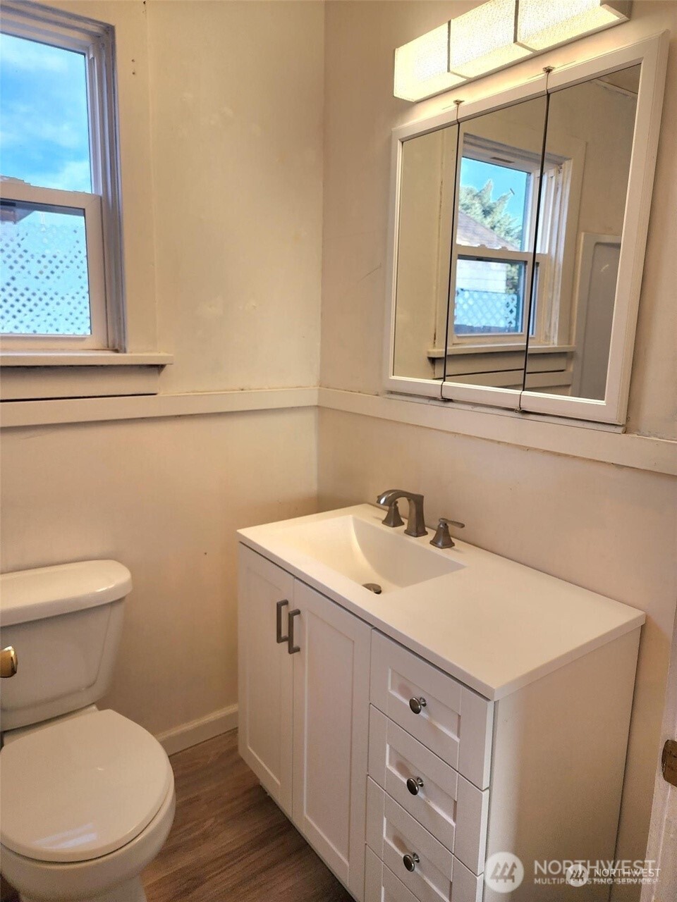 209 W 2nd Avenue Property Photo 5