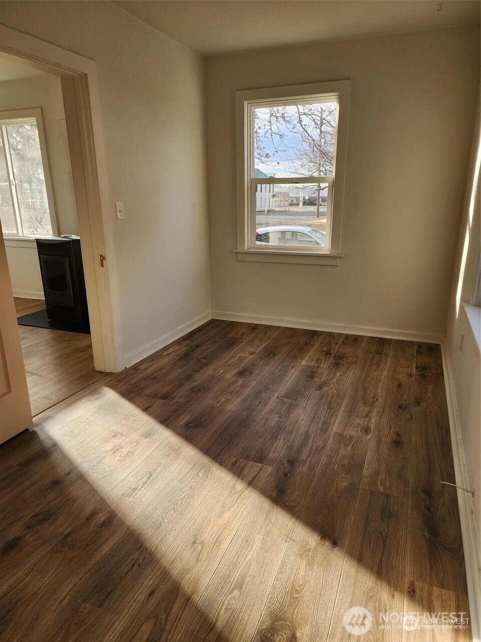 209 W 2nd Avenue Property Photo 7