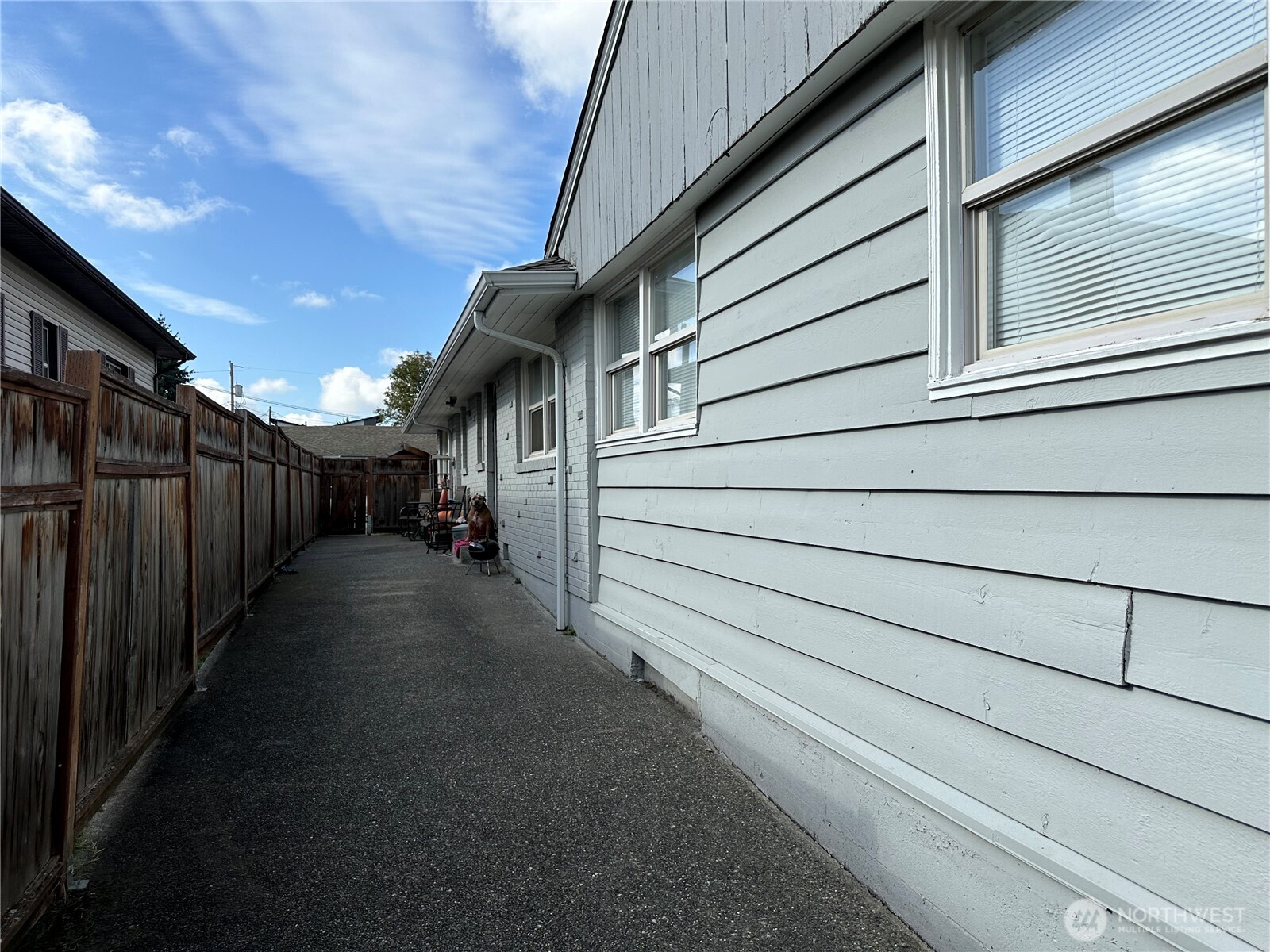 3841 S Park Avenue Property Photo 4