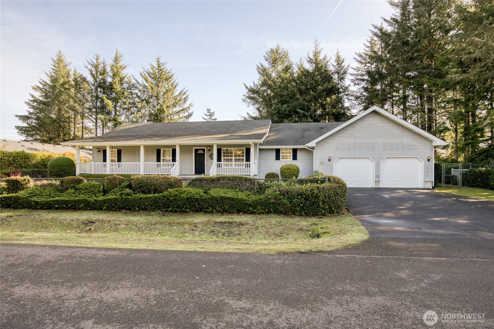 646 Woodland Loop Property Photo 1