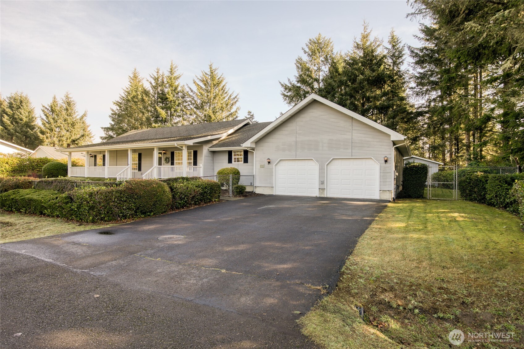 646 Woodland Loop Property Photo 2