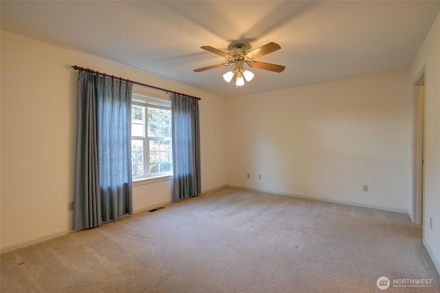 646 Woodland Loop Property Photo 19