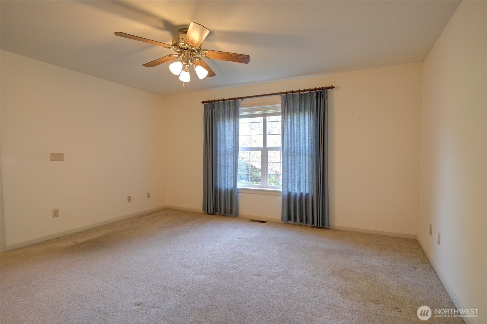646 Woodland Loop Property Photo 20