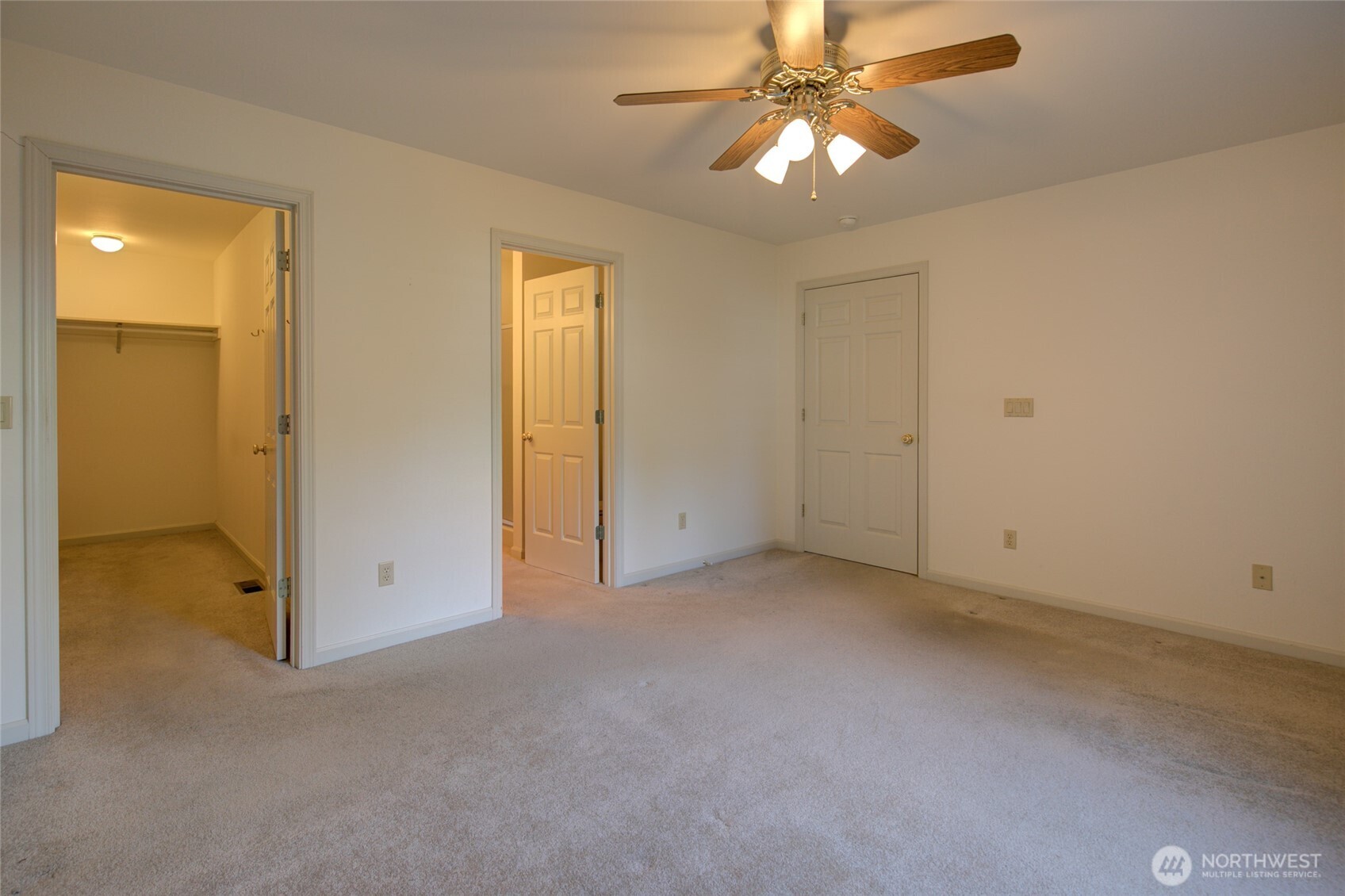 646 Woodland Loop Property Photo 21