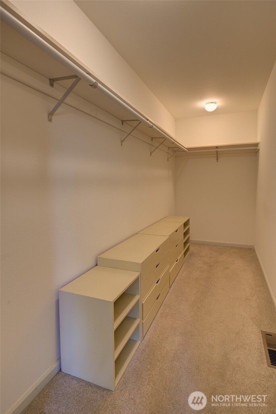 646 Woodland Loop Property Photo 22