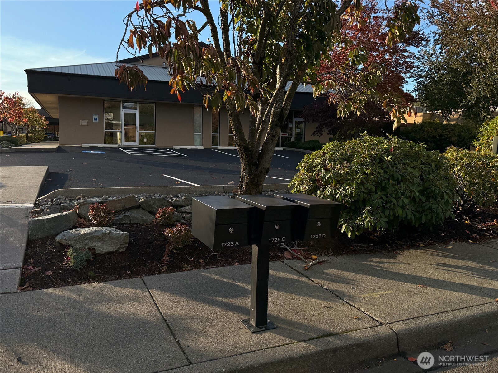 1725 Continental Place D Property Photo 7
