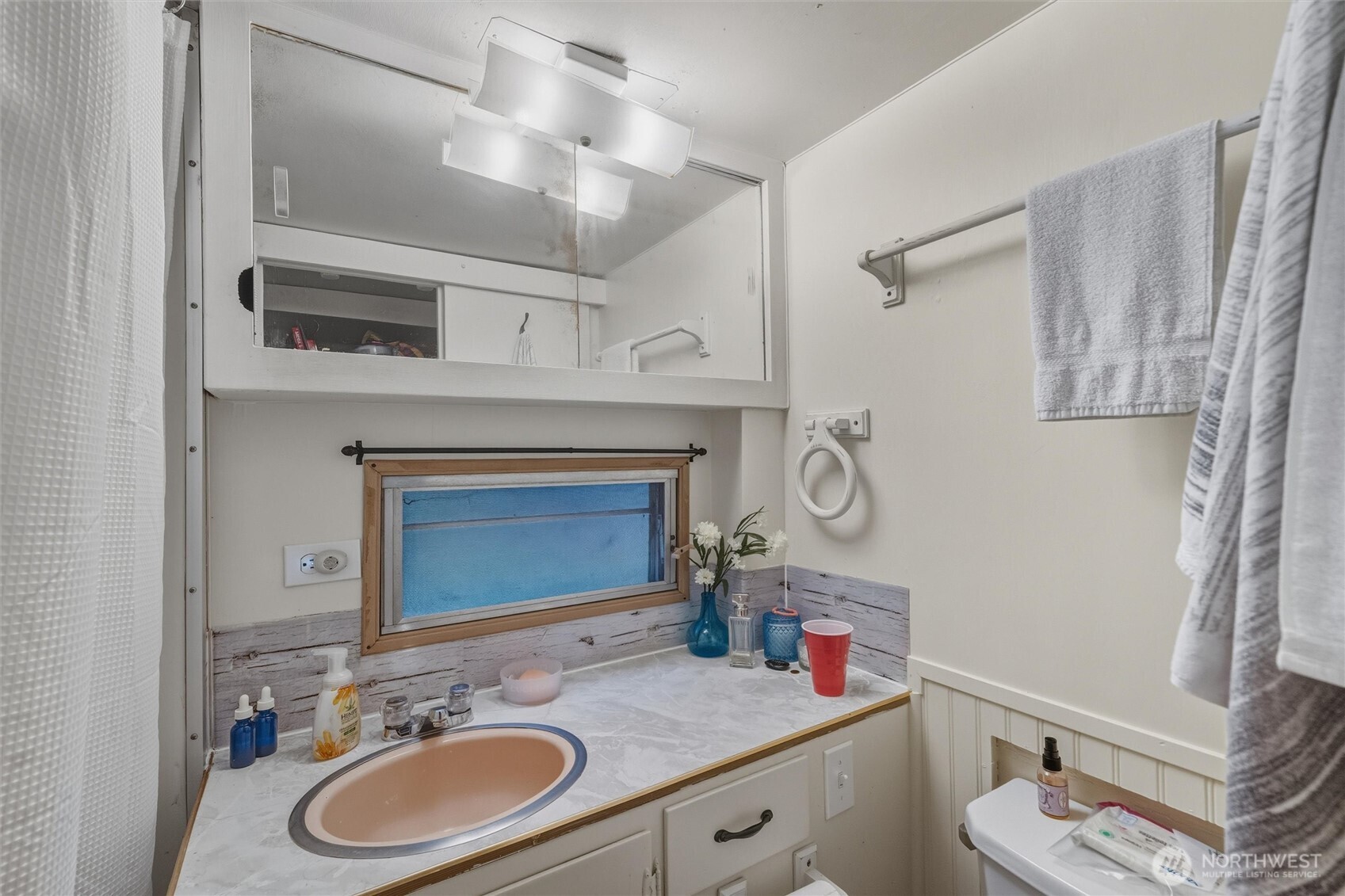 1017 Maple Lane Property Photo 8