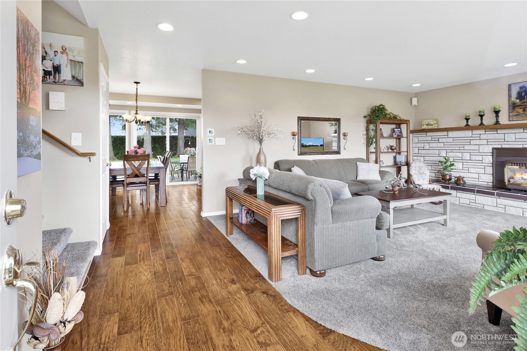 136 W Wiser Lake Road Property Photo 3