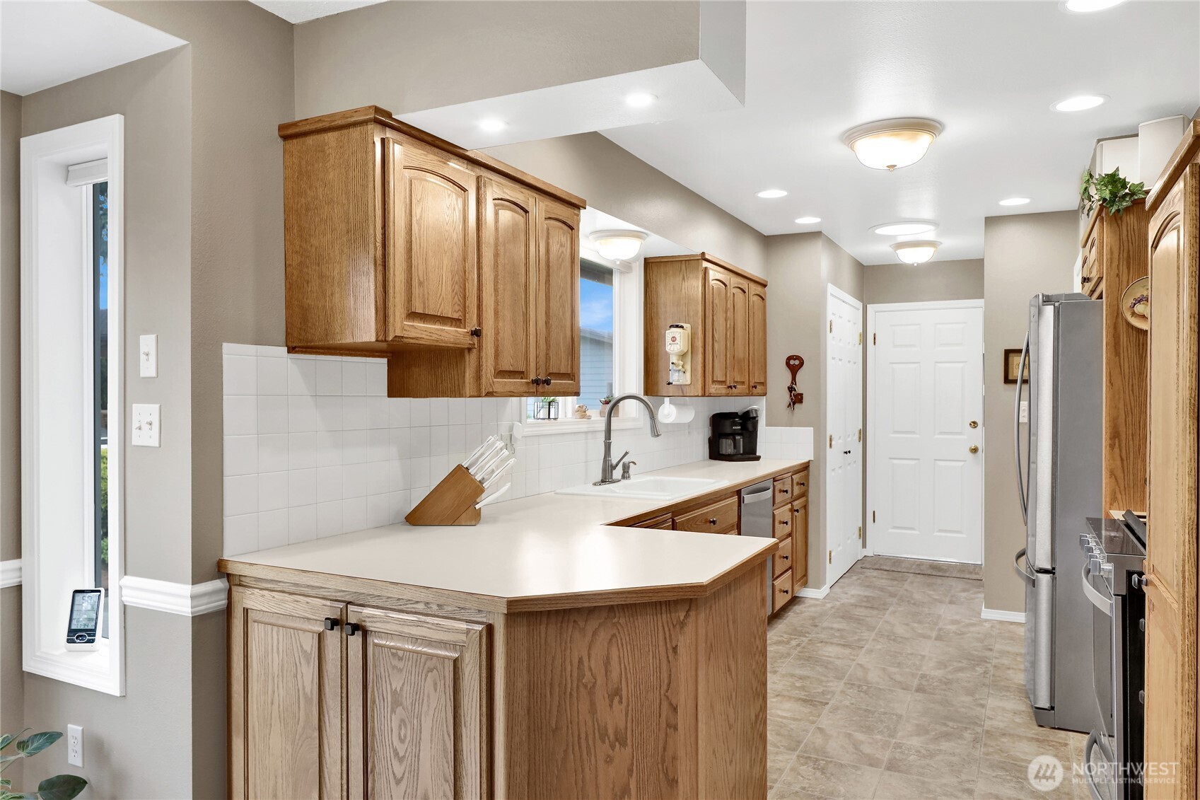 136 W Wiser Lake Road Property Photo 9