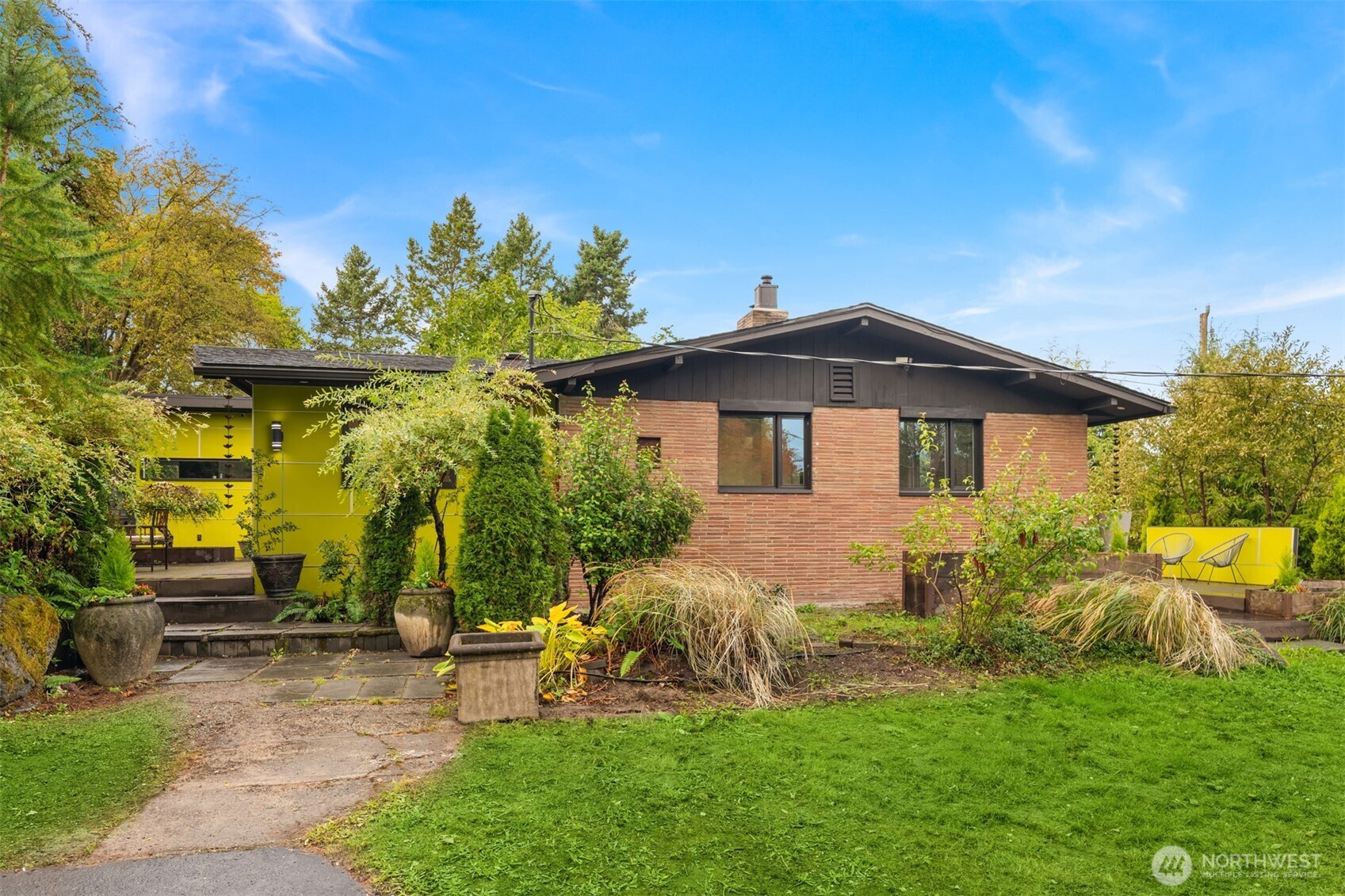 711 S Trenton Street Property Photo 3