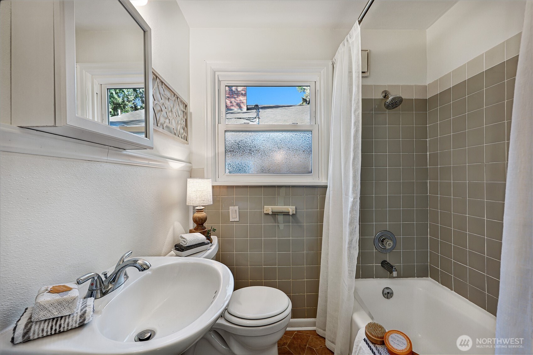11034 Evanston Avenue Property Photo 14