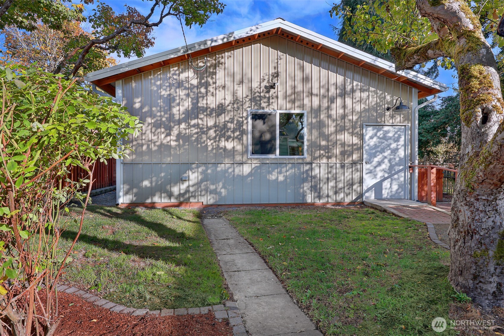 11034 Evanston Avenue Property Photo 26