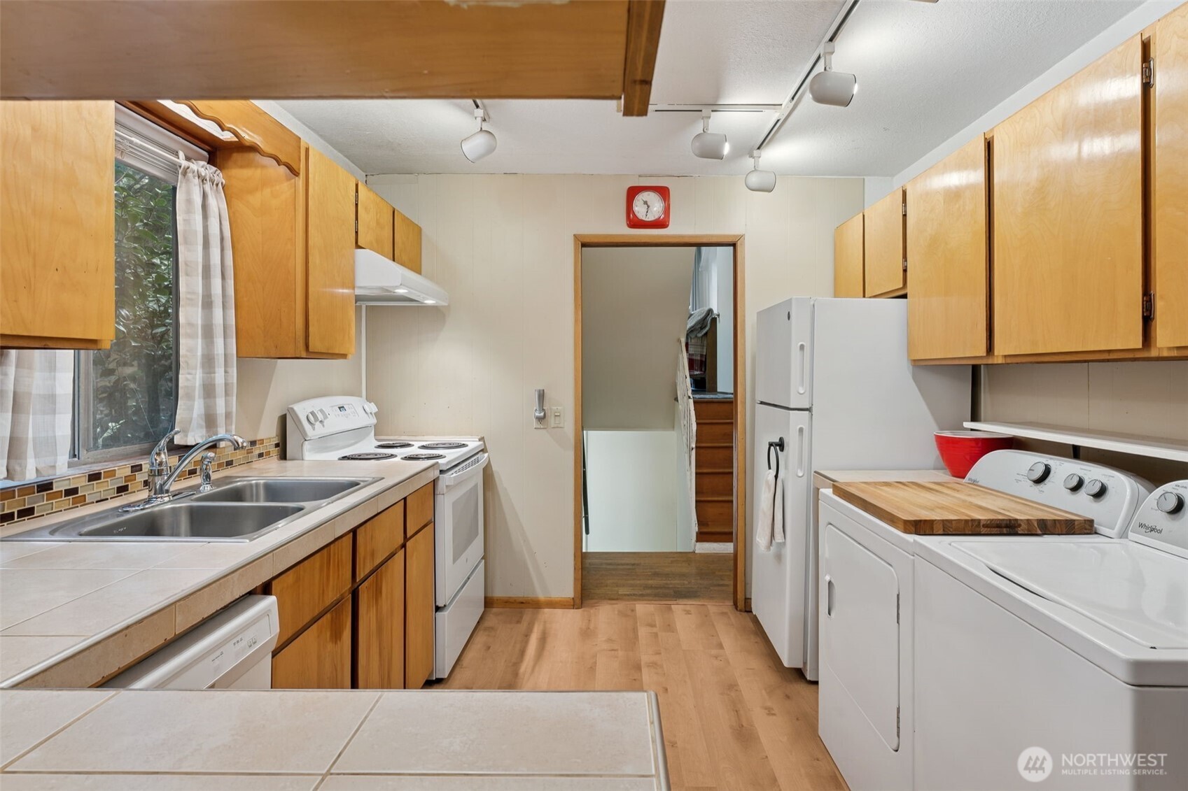 16051 21st Avenue Property Photo 8