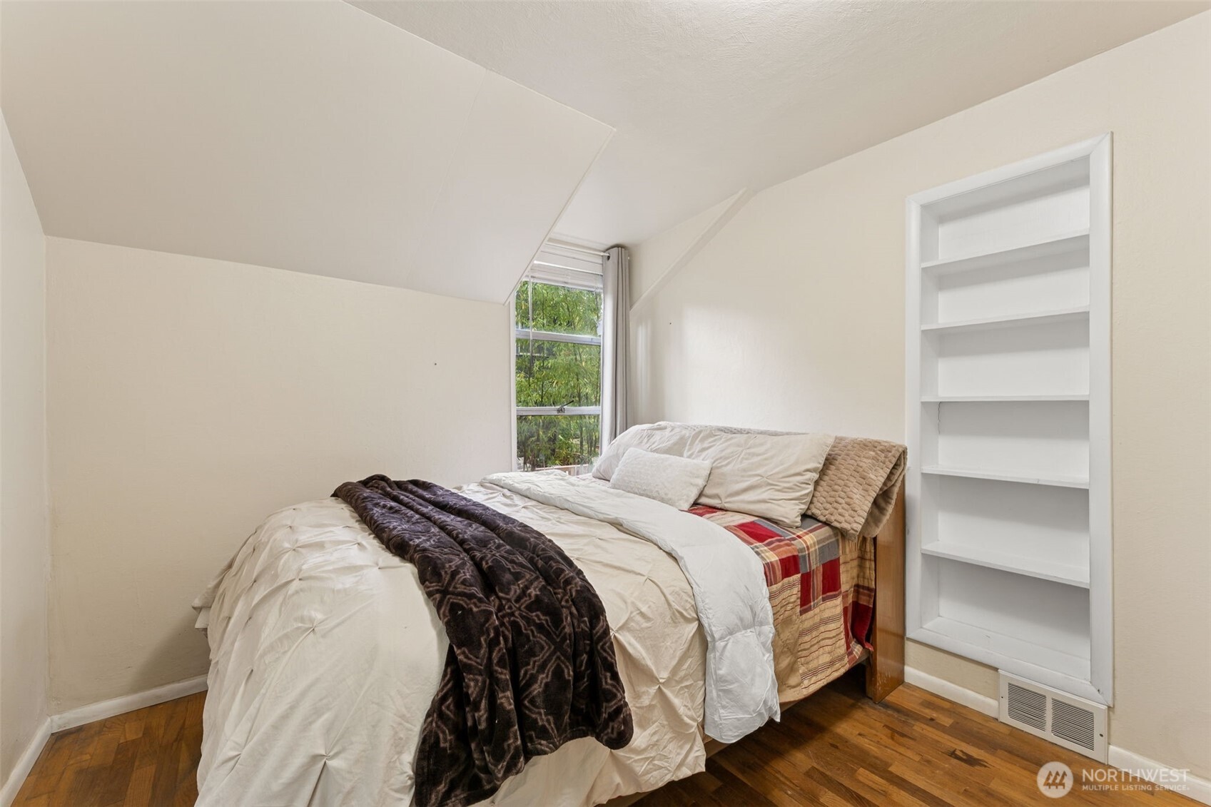 16051 21st Avenue Property Photo 12