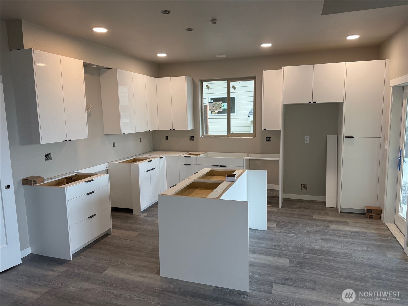 546 (lot 7) Northview Street Property Photo 7