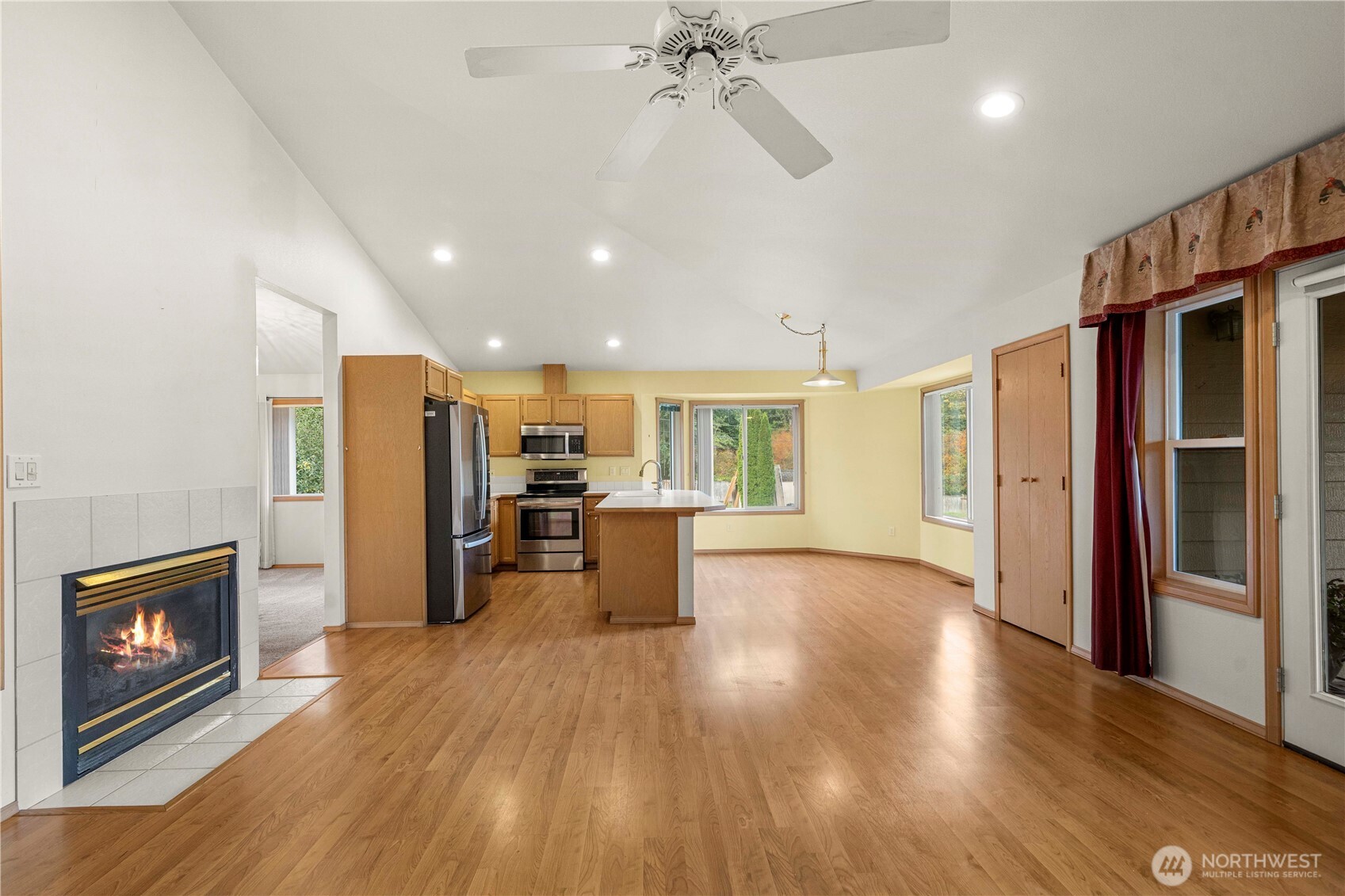 21103 16th Street Property Photo 3