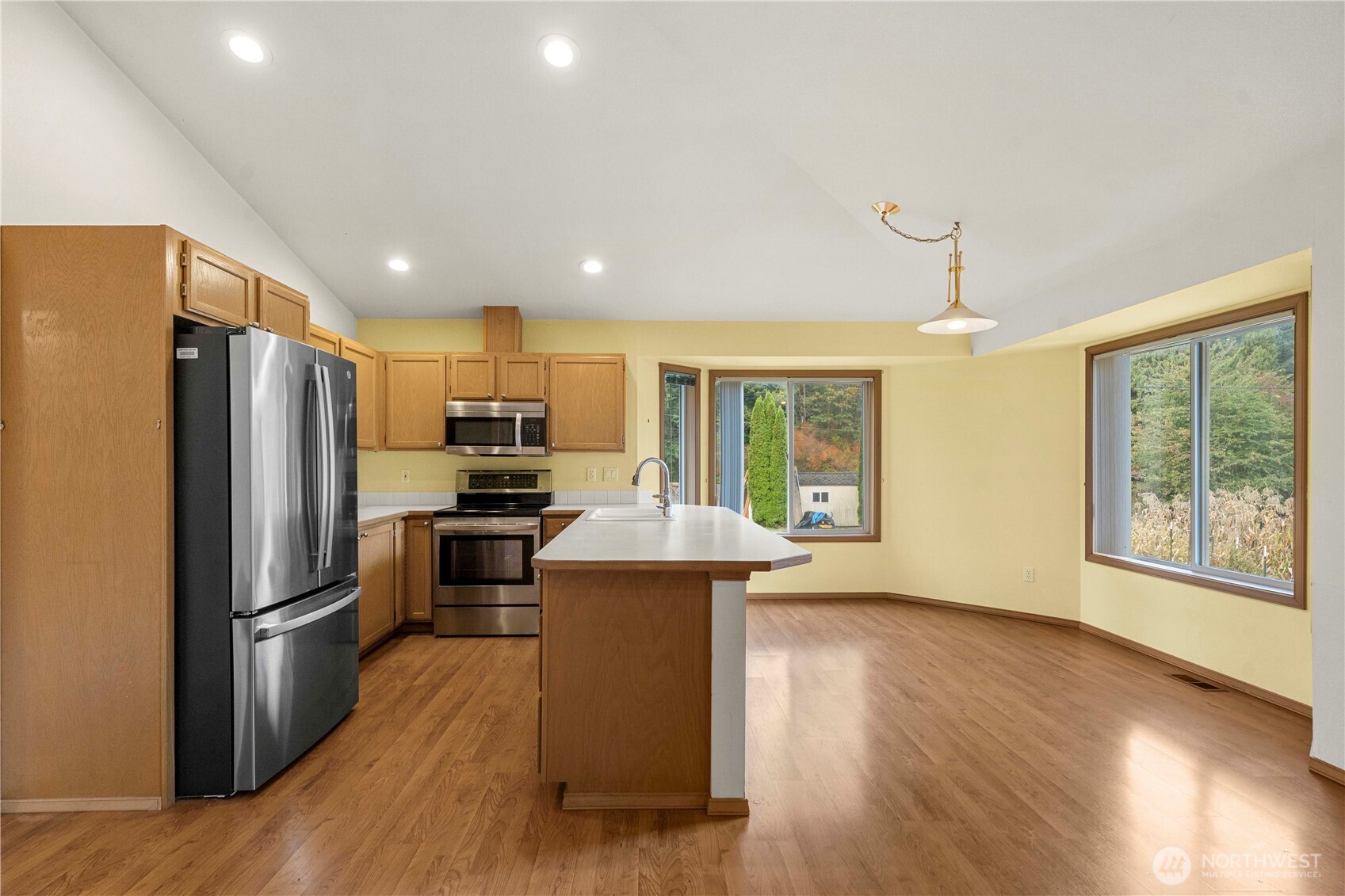 21103 16th Street Property Photo 4