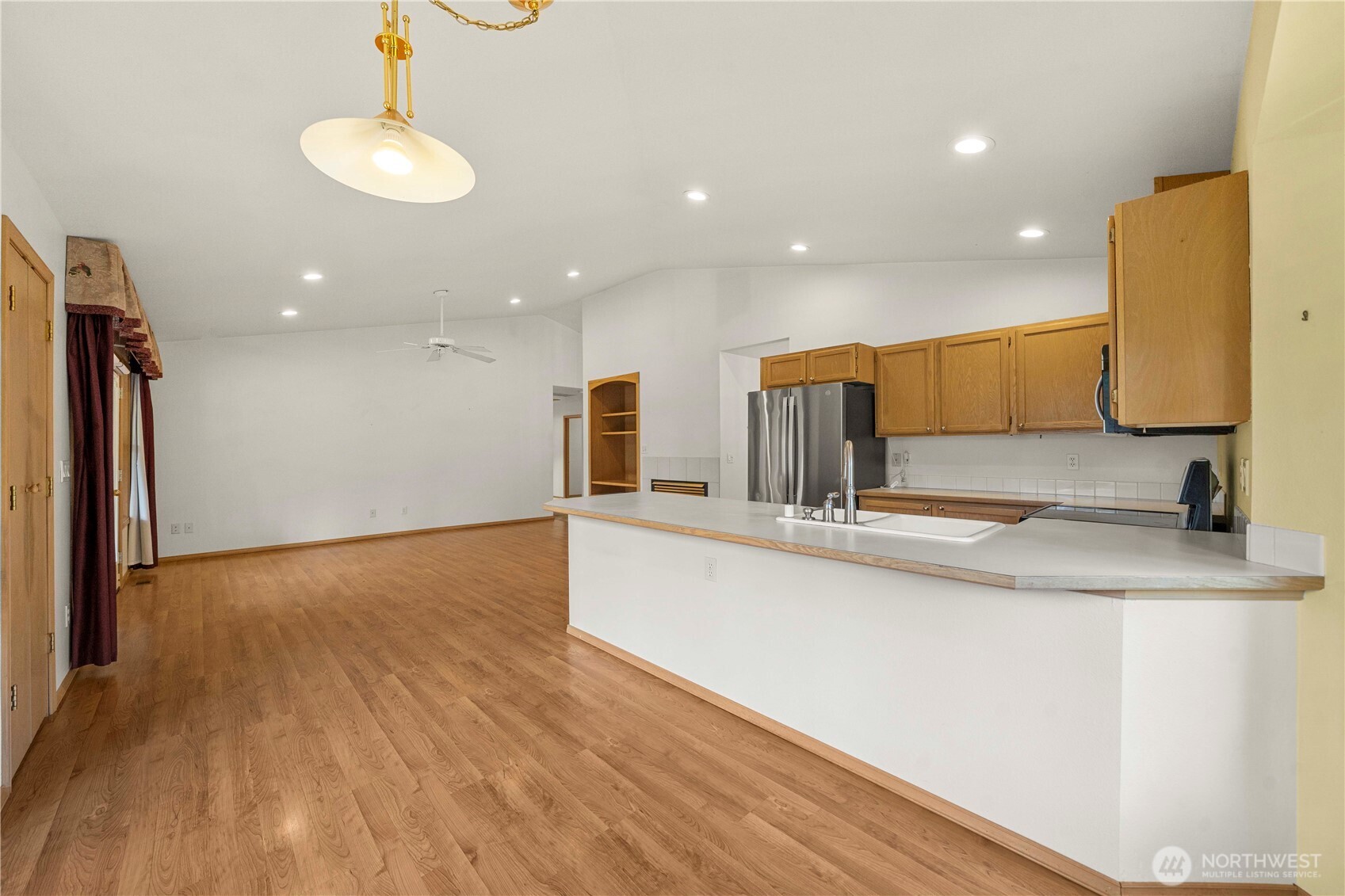 21103 16th Street Property Photo 5