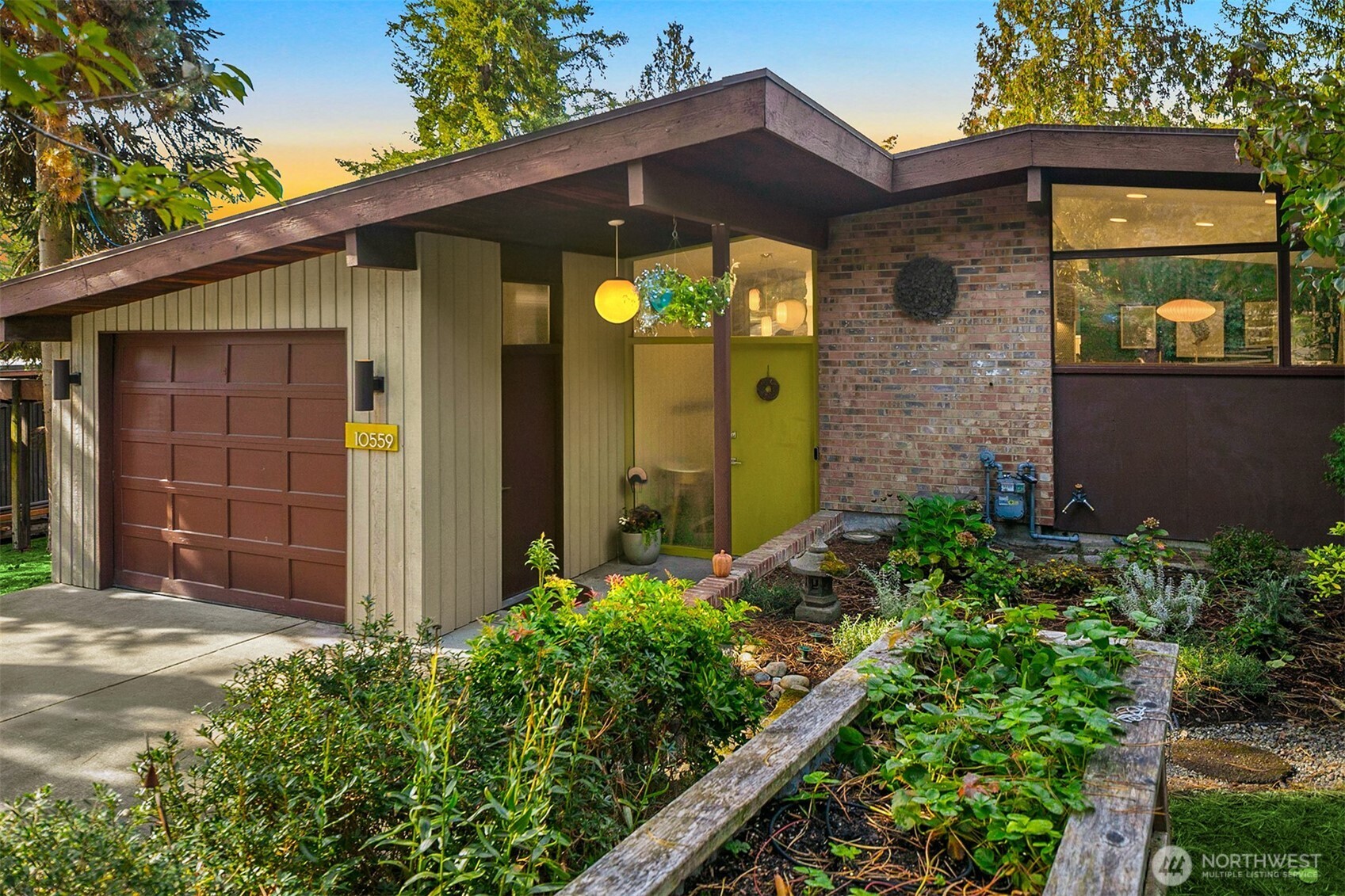 10559 41st Place Property Photo 1