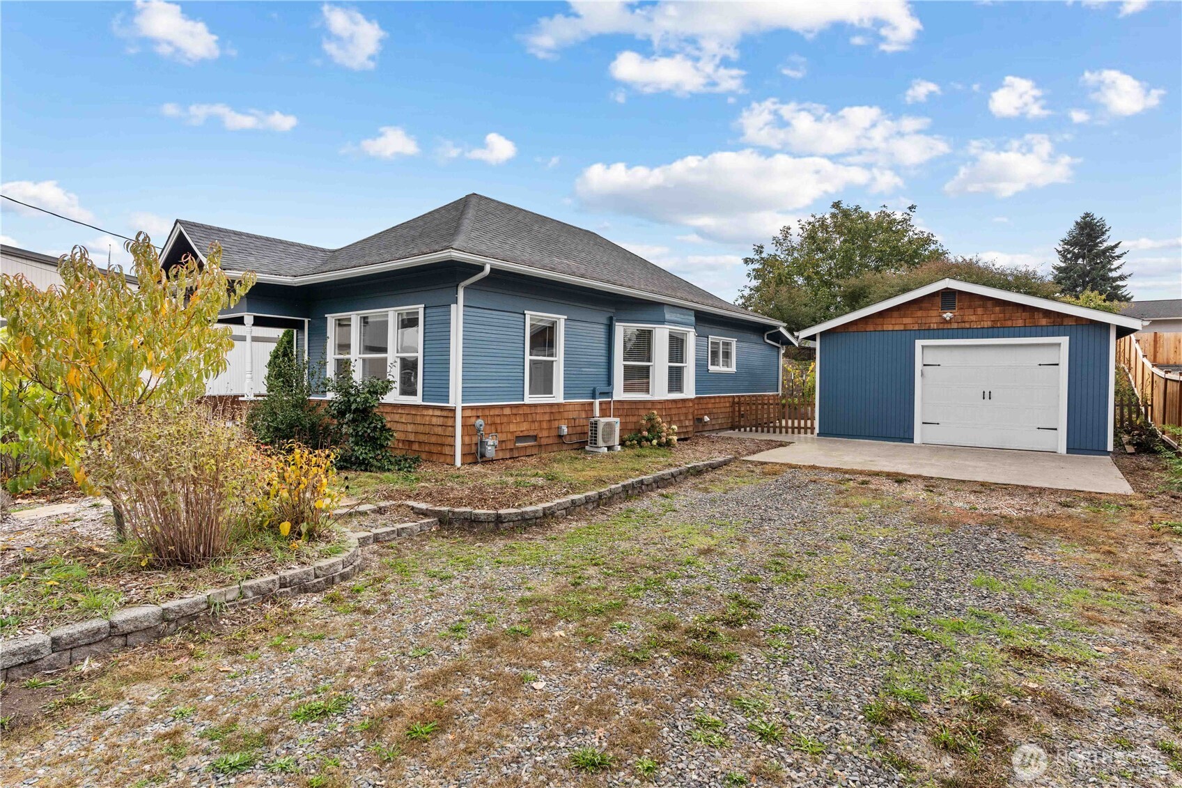 624 W Main Street Property Photo 4