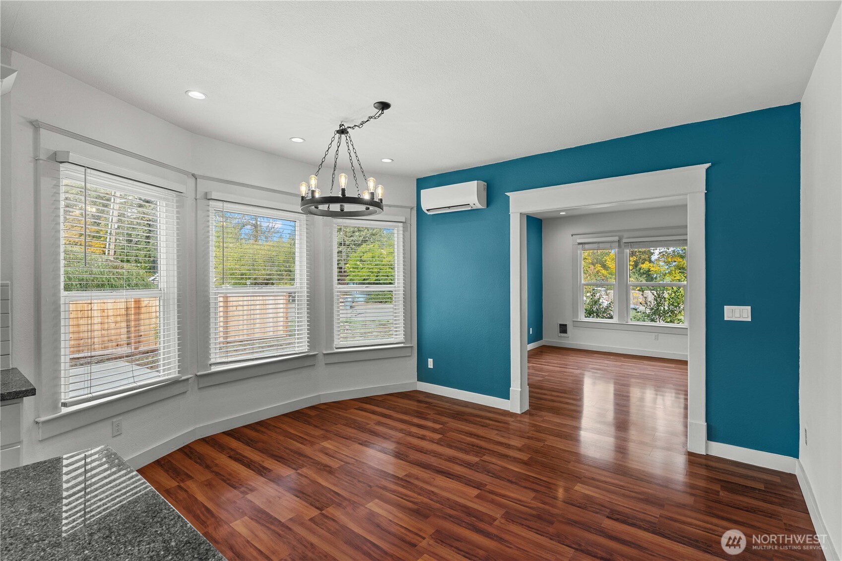 624 W Main Street Property Photo 8