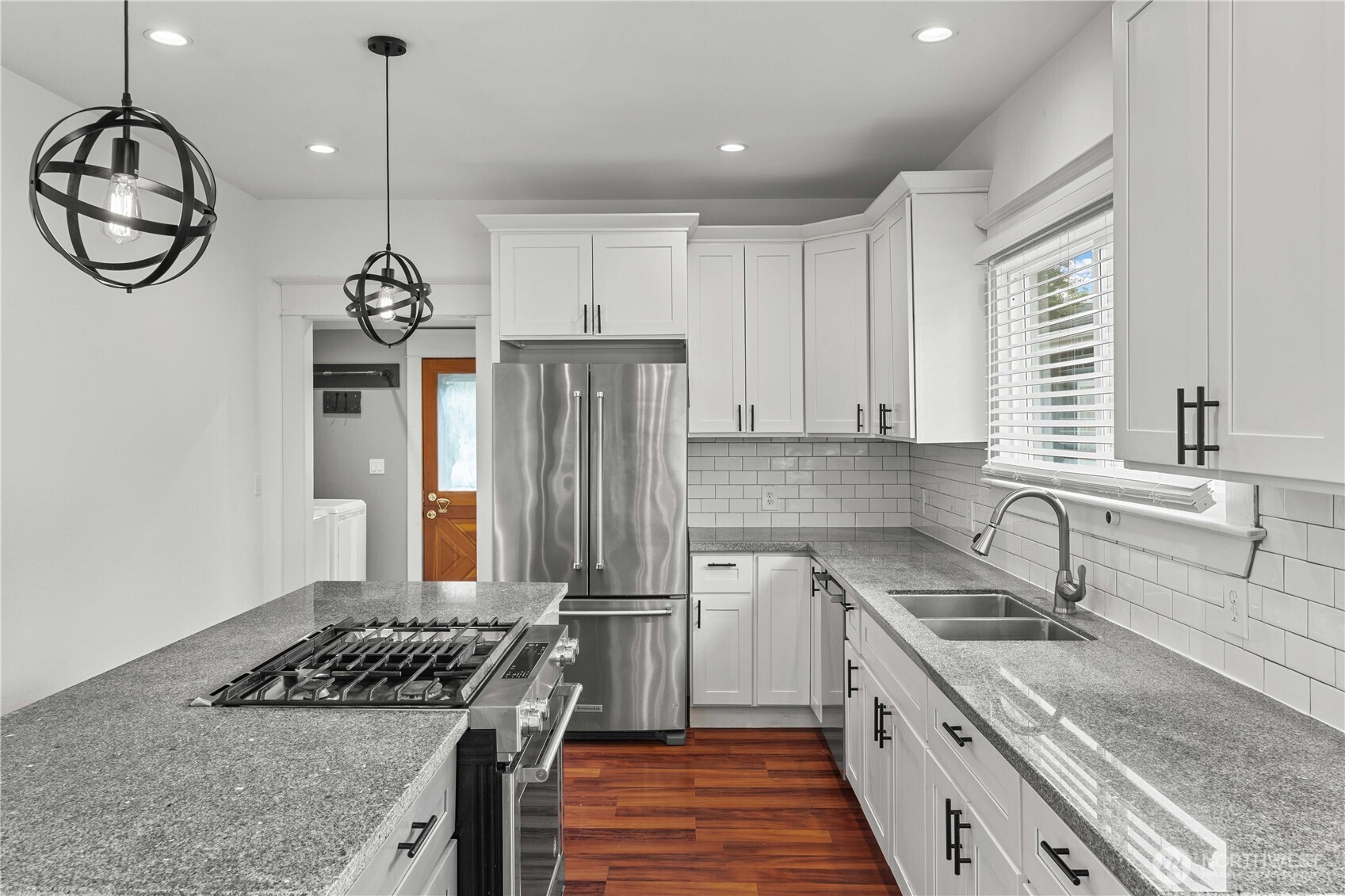 624 W Main Street Property Photo 9