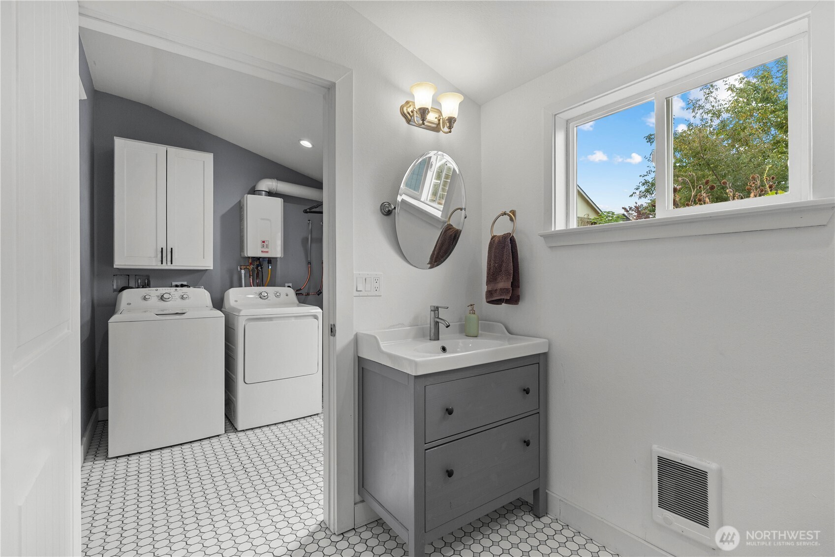 624 W Main Street Property Photo 17