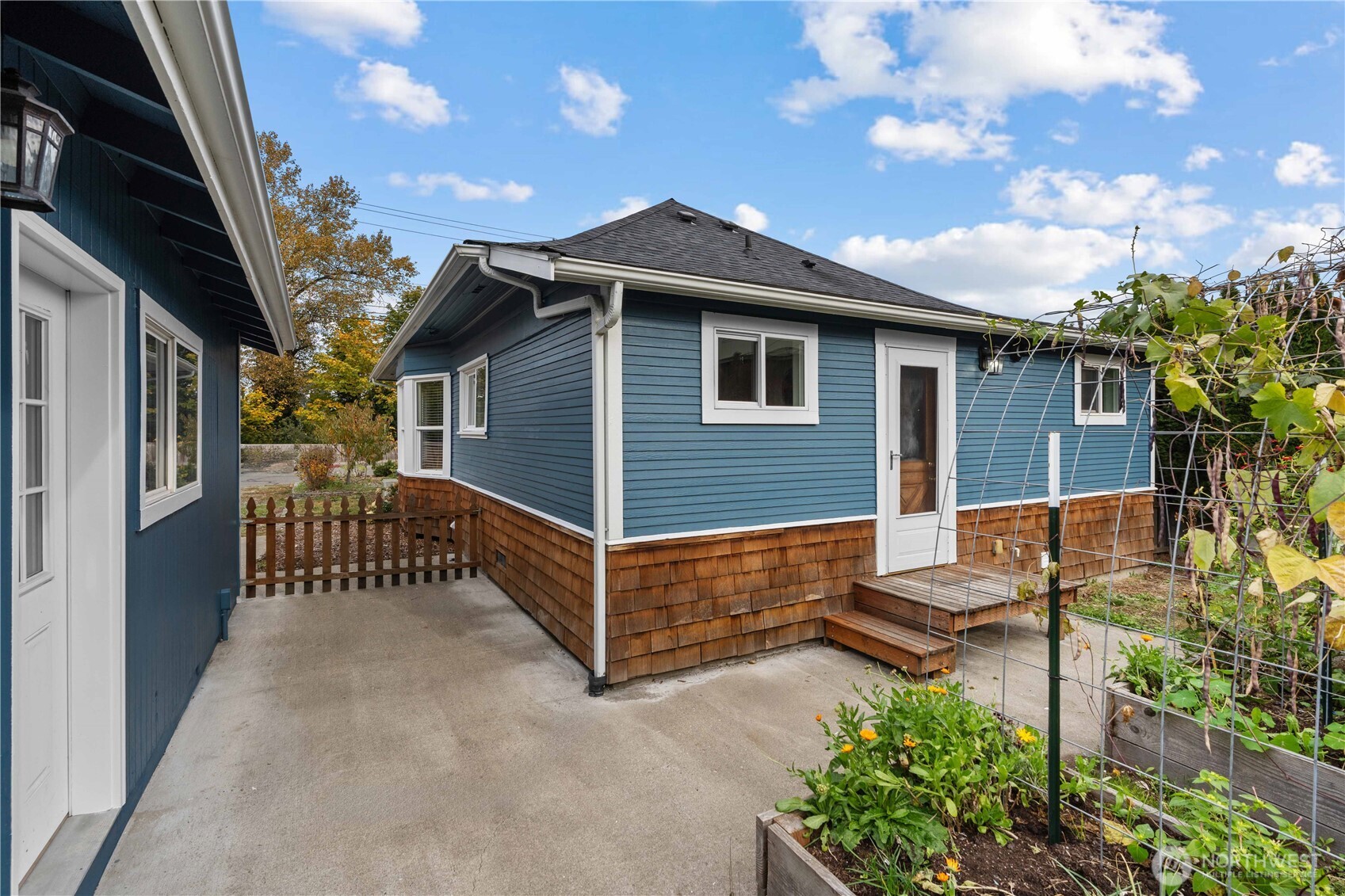 624 W Main Street Property Photo 20