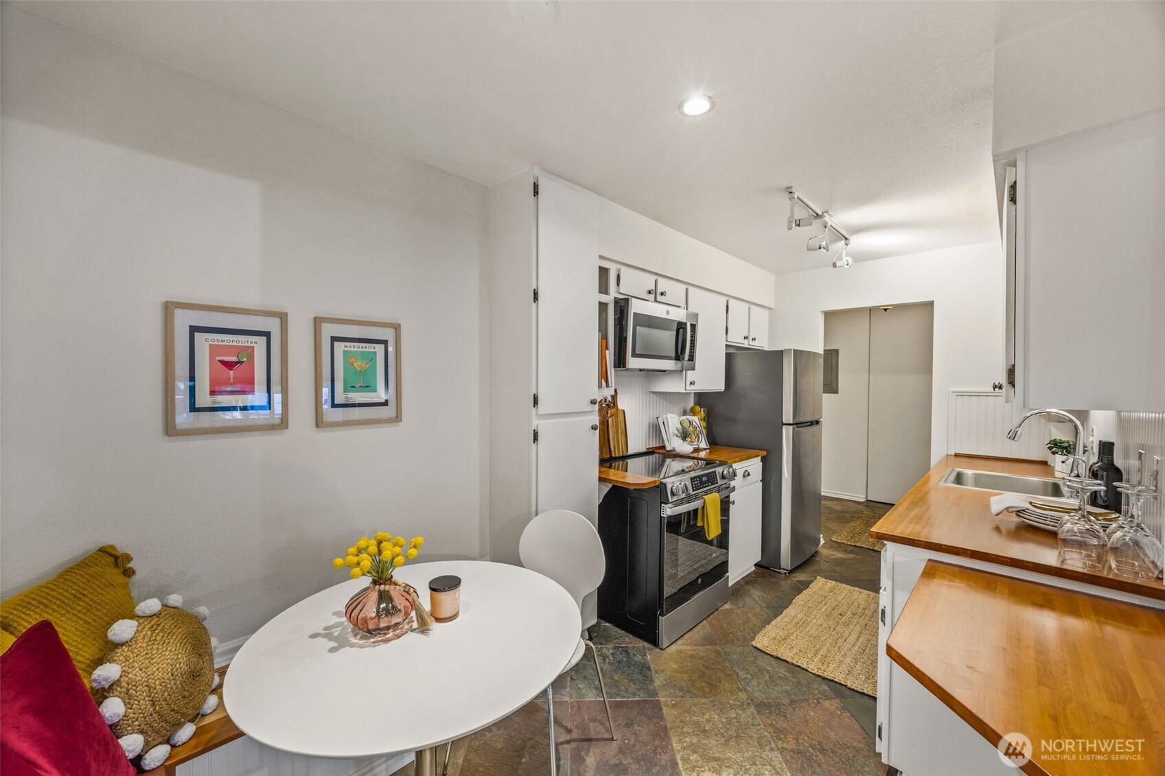 2301 Ne 65th Street 202 Property Photo 6