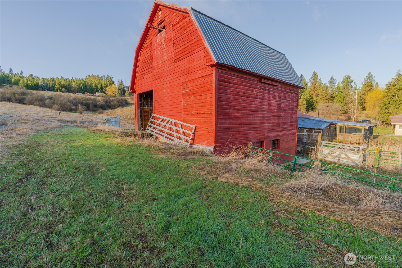 20016 N Sands Road Property Photo 6
