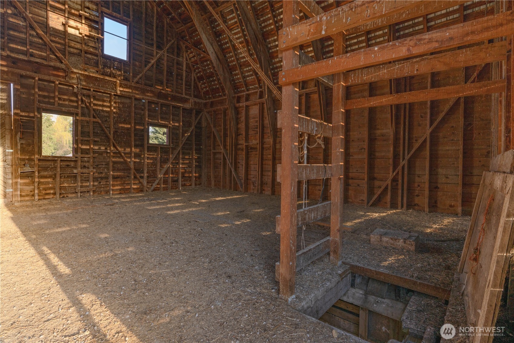 20016 N Sands Road Property Photo 8