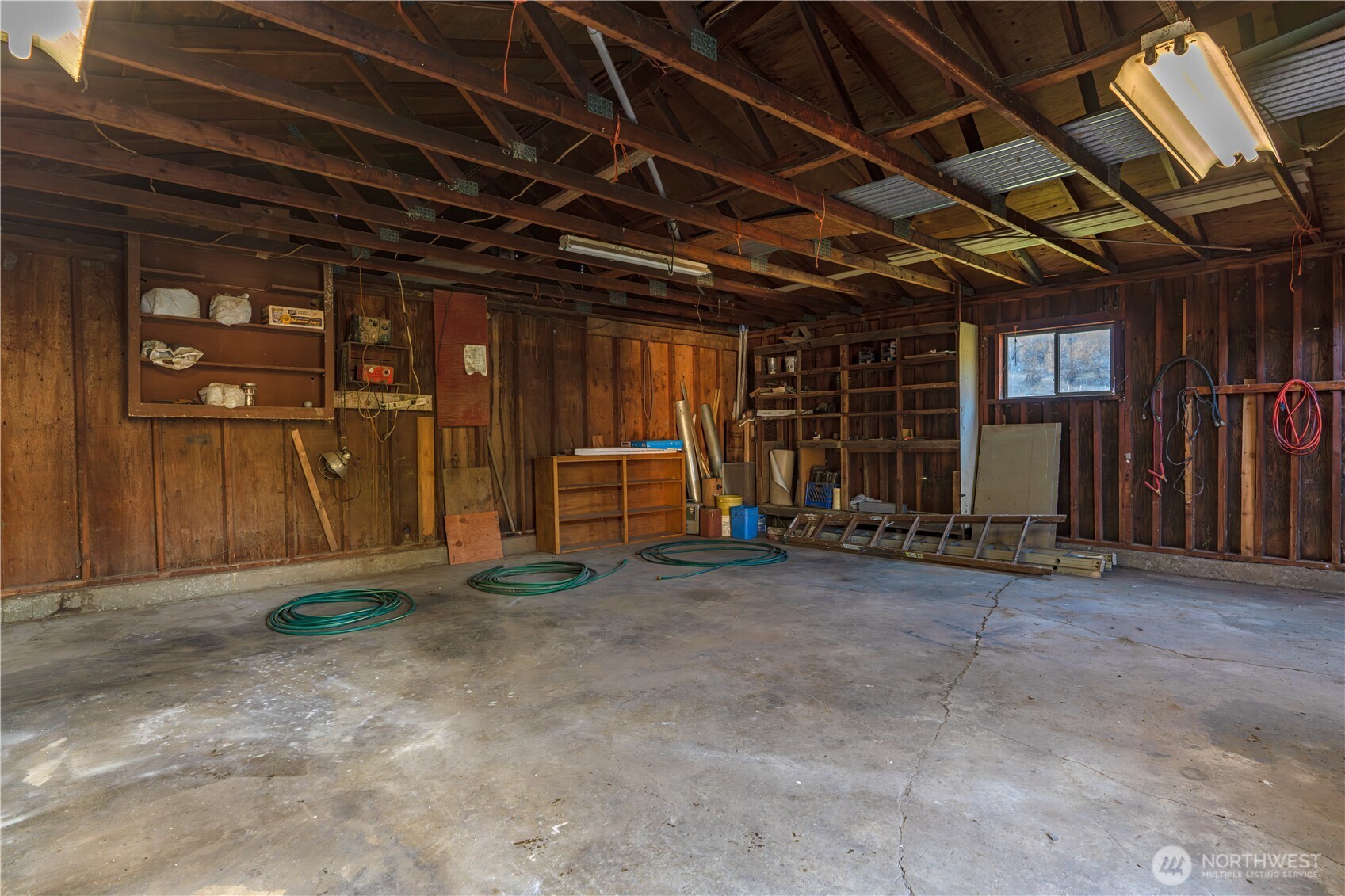 20016 N Sands Road Property Photo 11