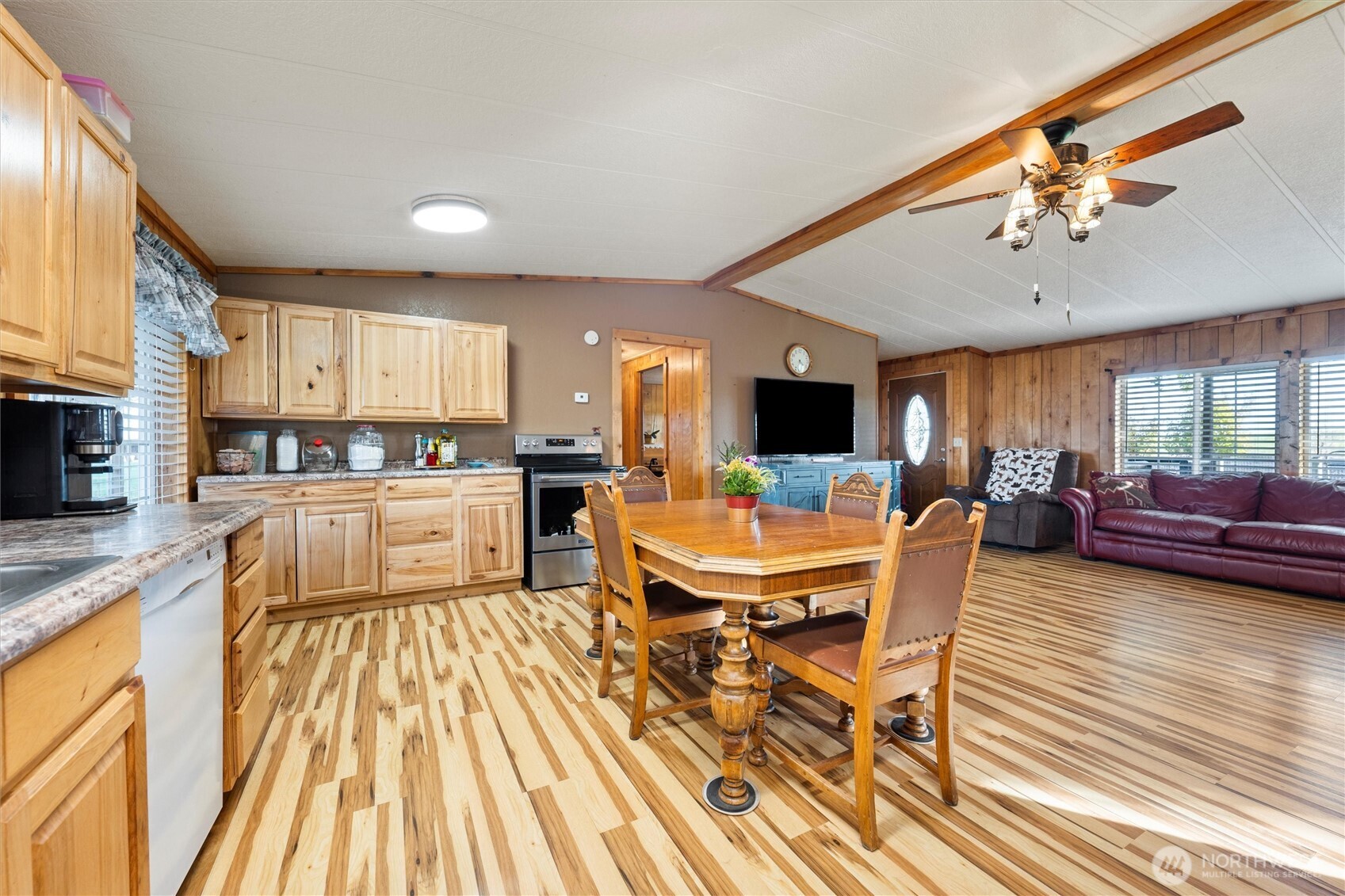 4372 Road 20 Property Photo 11