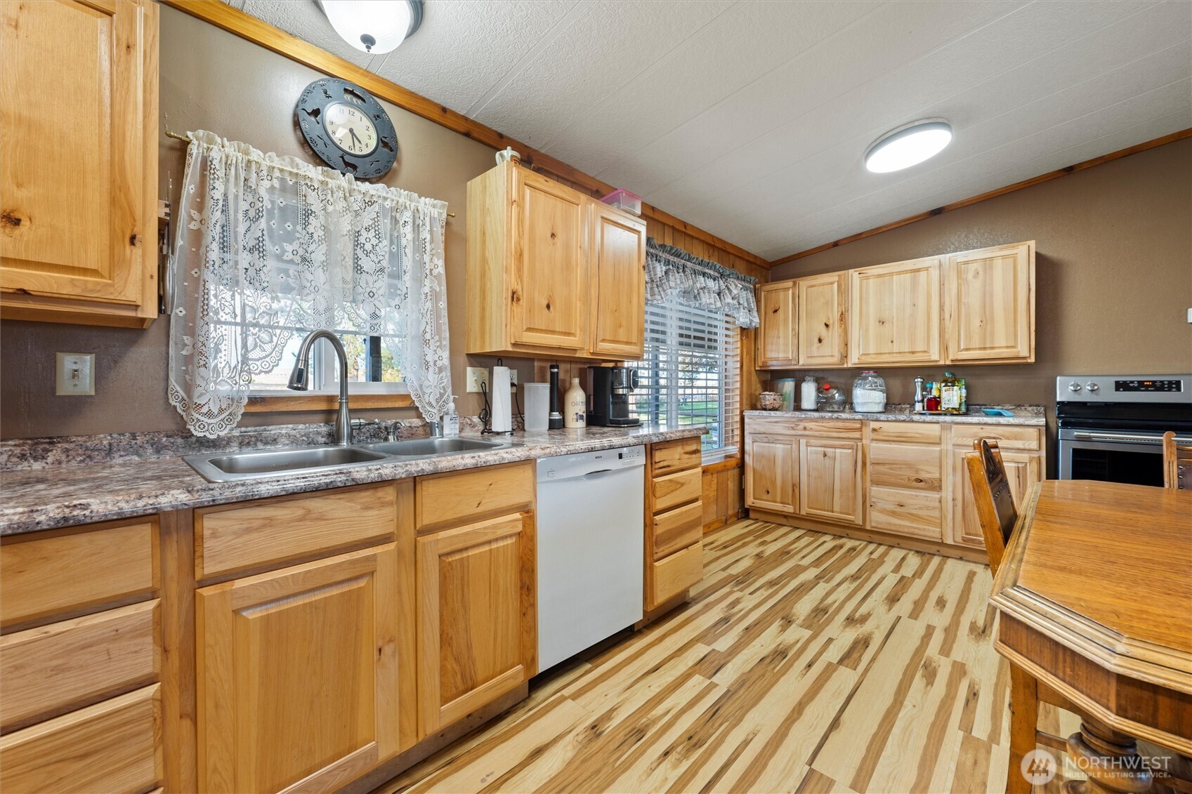 4372 Road 20 Property Photo 12