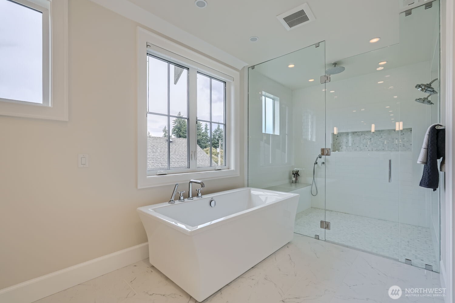 2121 109th Avenue Property Photo 17