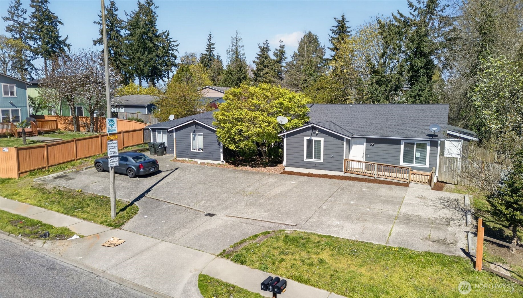 6215 29th Street Property Photo 2