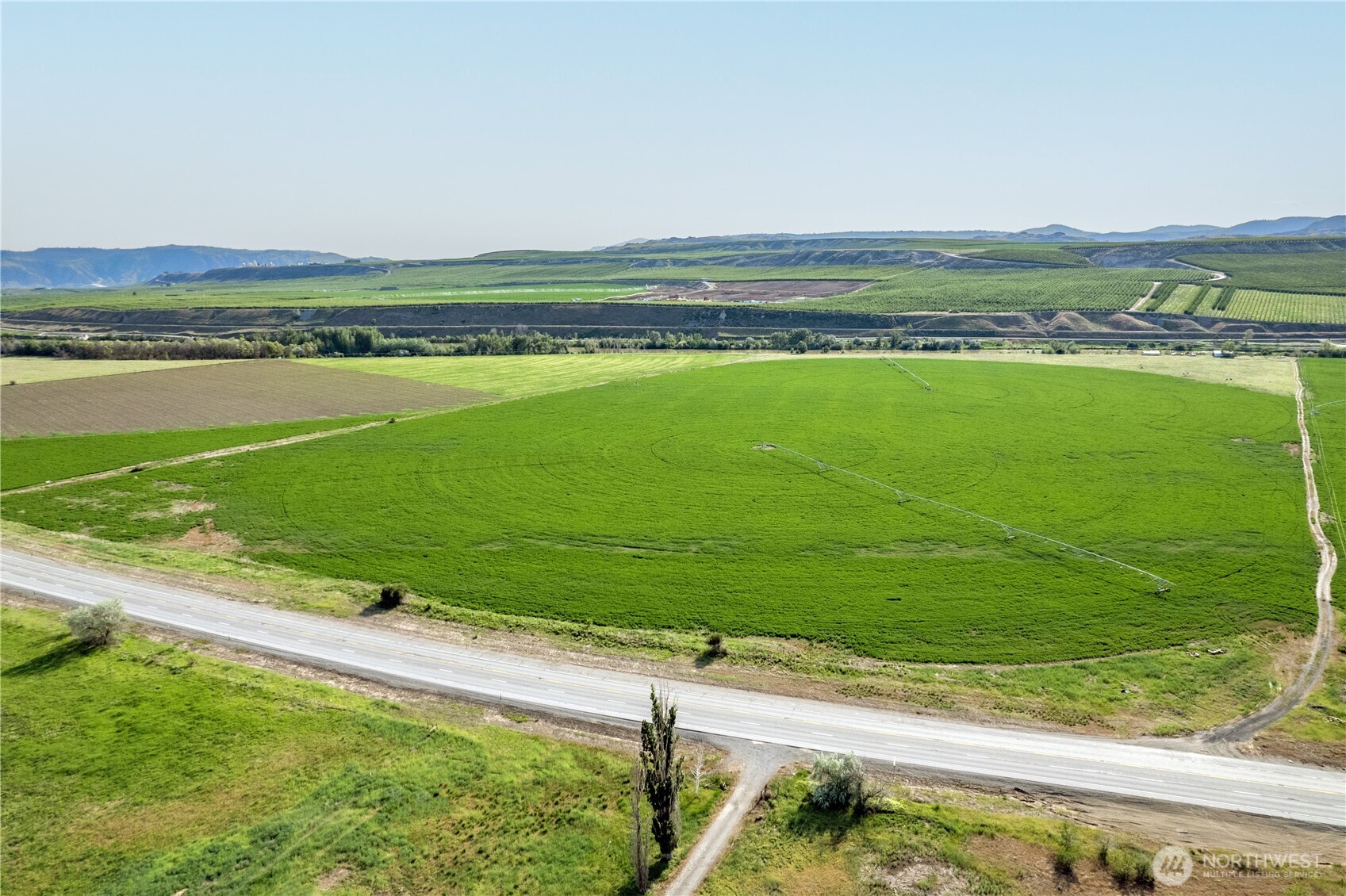 27061 Highway 97 Property Photo 2
